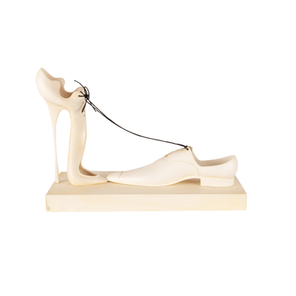 Skulptur von Paul Wunderlich, ausgestellt in der Kunstgalerie Alexander E. Räber in Zürich